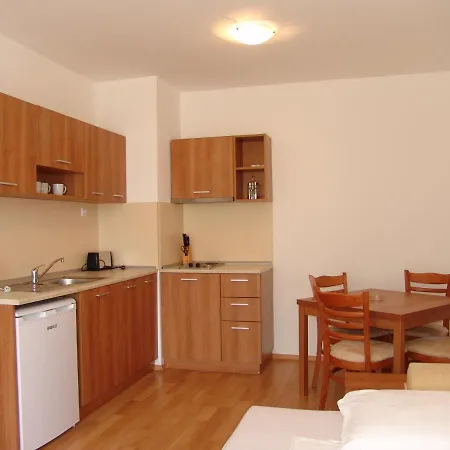 Aparthotel Kasandra *